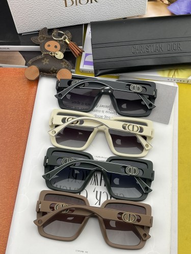 D*ior Glasses XX 20230707-24