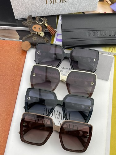 D*ior Glasses XX 20230707-24