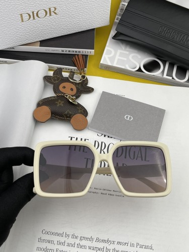 D*ior Glasses XX 20230707-43