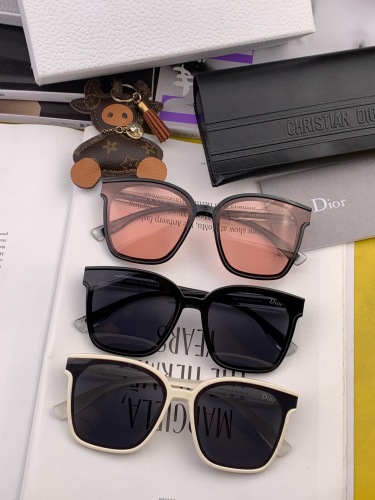 D*ior Glasses XX 20230707-20