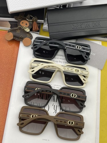 D*ior Glasses XX 20230708-55