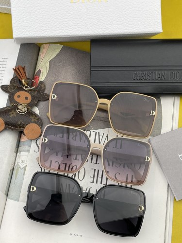 D*ior Glasses XX 20230708-56