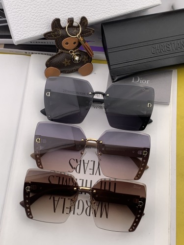 D*ior Glasses XX 20230708-52
