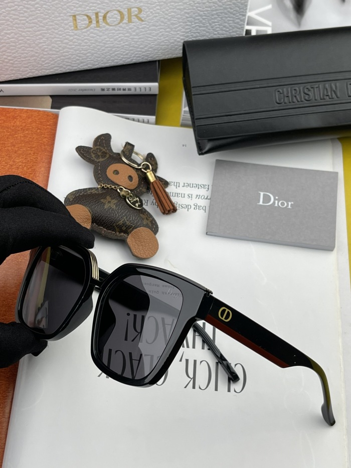 D*ior Glasses XX 20230708-67
