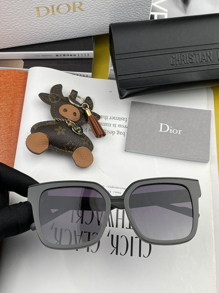 D*ior Glasses XX 20230708-67