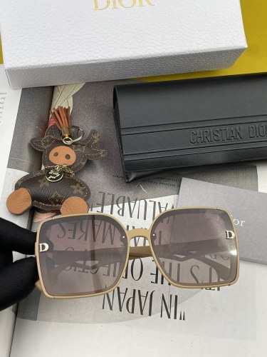 D*ior Glasses XX 20230708-56