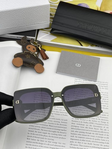 D*ior Glasses XX 20230708-45