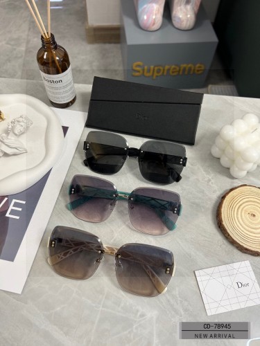 D*ior Glasses XX 20230710-34