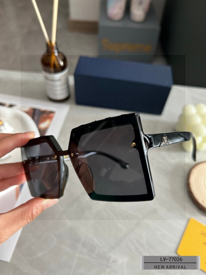 L*ouis V*uitton Glasses Top XX 20230710-47