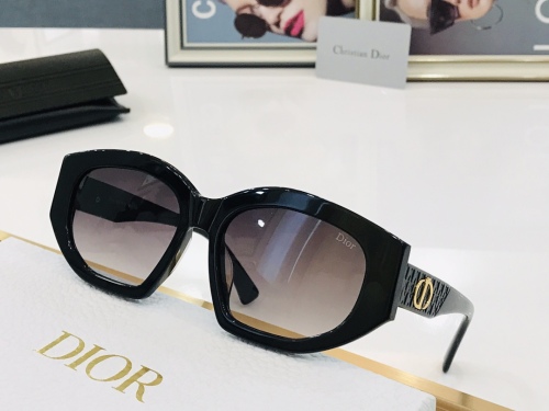 D*ior Glasses XX 20230712-23