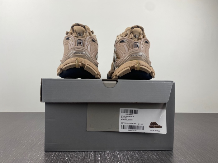 B*alenciaga runner AM 20230724-2