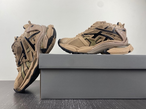B*alenciaga runner AM 20230724-2
