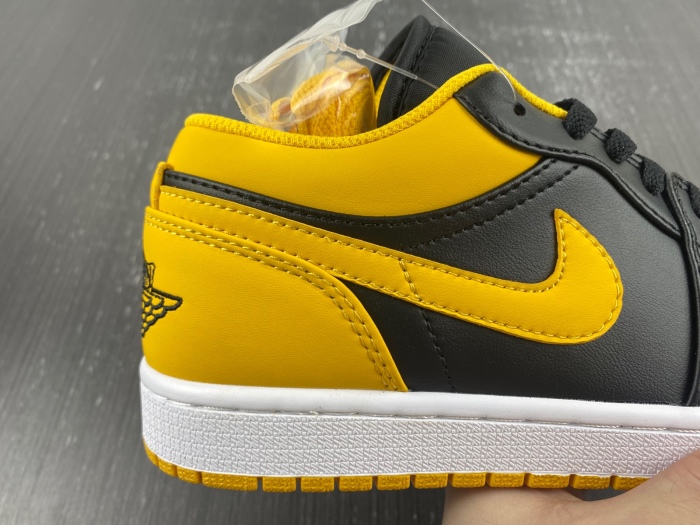 Air Jordan 1 Retro Low Yellow Toe 553558-072