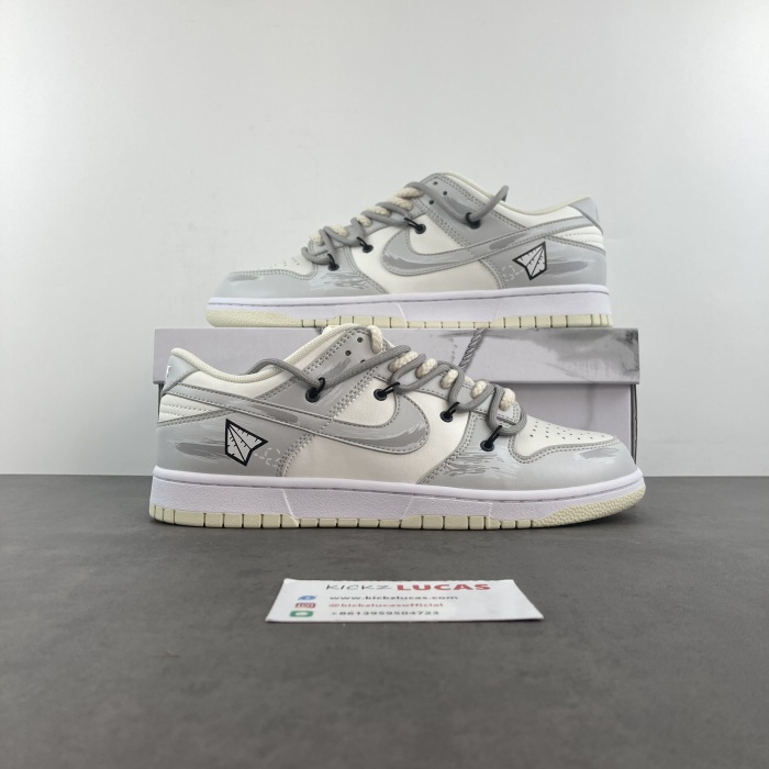 SB Dunk Low Csutom Paper airplane DJ6188-100