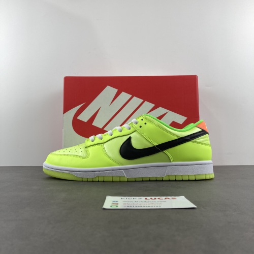 Dunk Low Glow in the Dark FJ4610-702