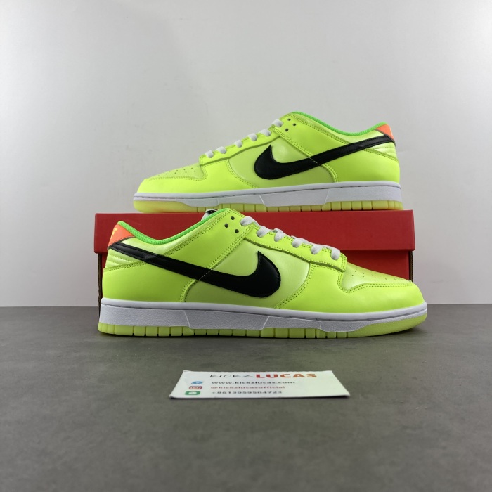 Dunk Low Glow in the Dark FJ4610-702