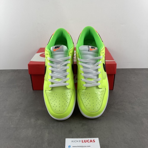 Dunk Low Glow in the Dark FJ4610-702