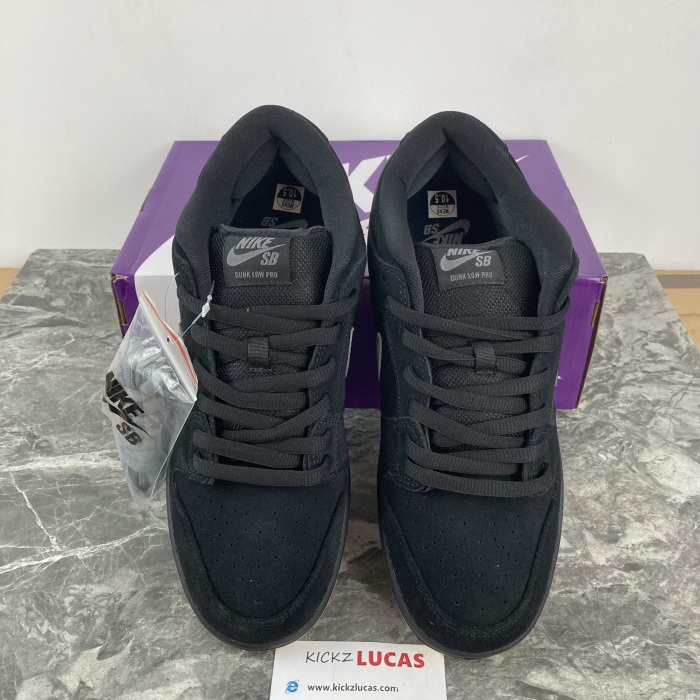 SB Dunk Low Fog  BQ6817-010