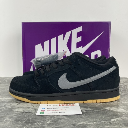 SB Dunk Low Fog  BQ6817-010