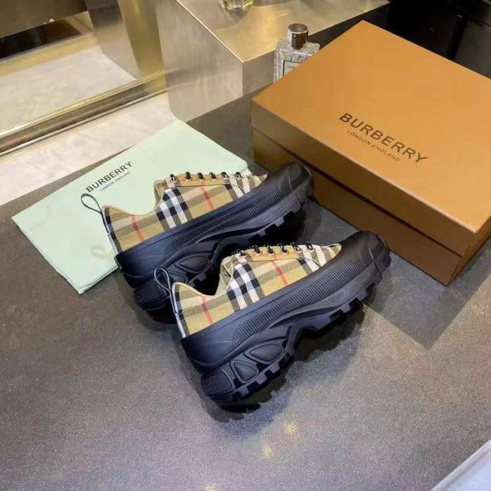 Women and Men B*urberry Top Sneaker CL 20230613-96