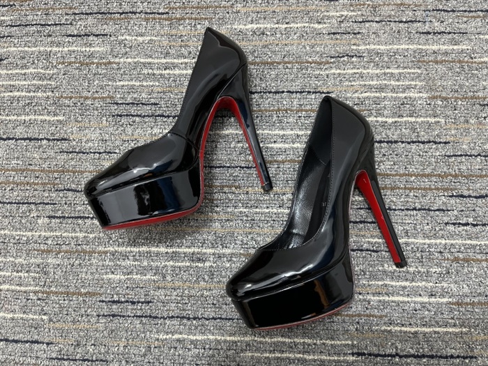 Women C*hristian L*ouboutin Pump Top CL 20230819-24