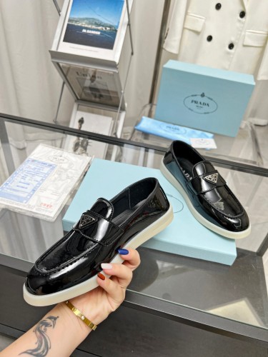 P*rada Top Loafer CL 23030831-94