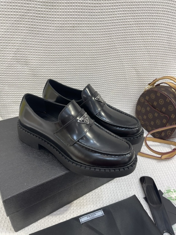 P*rada Top Loafer CL 23030831-15
