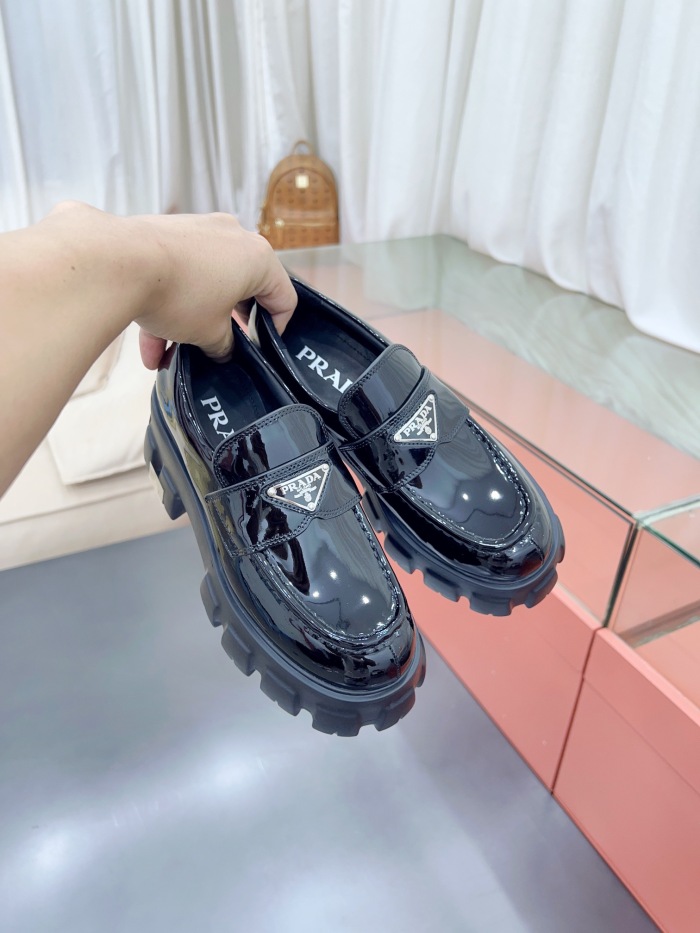 P*rada Top Loafer CL 23030831-16
