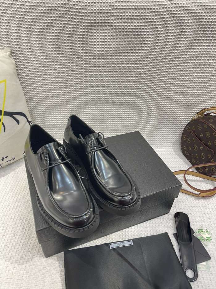 P*rada Top Loafer CL 23030831-14
