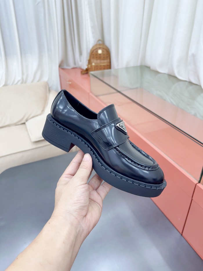 P*rada Top Loafer CL 23030831-24