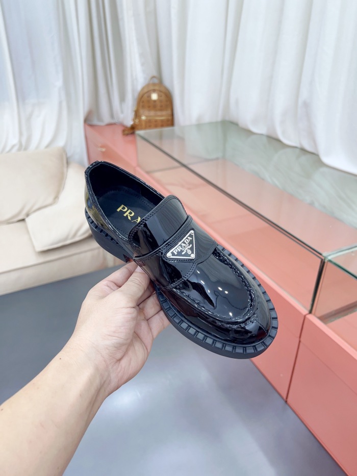 P*rada Top Loafer CL 23030831-25