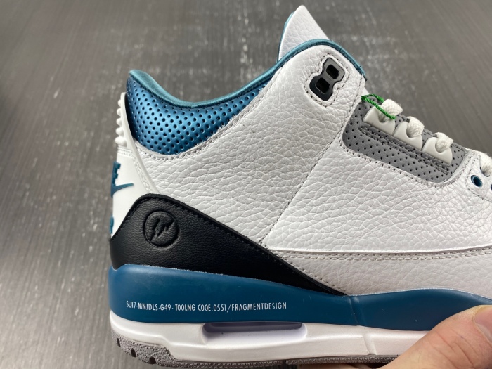 Air Jordan 3 Fragment 136064-660