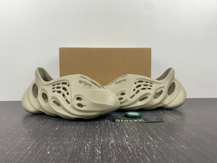 Yeezy Foam RNR Stone Salt GV6840