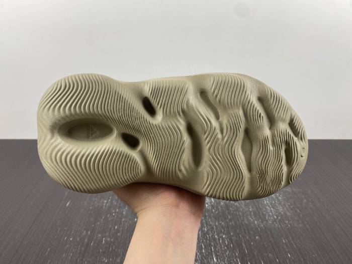 Yeezy Foam RNR Stone Salt GV6840