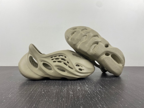 Yeezy Foam RNR Stone Salt GV6840