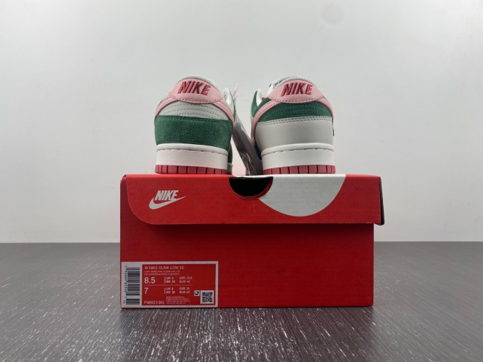 Dunk Low SE All Petals United Fir Green  FN8923-061