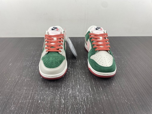Dunk Low SE All Petals United Fir Green  FN8923-061