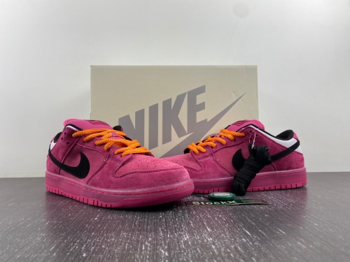 The Powerpuff Girls x SB Dunk Low Buttercup FZ8319-600