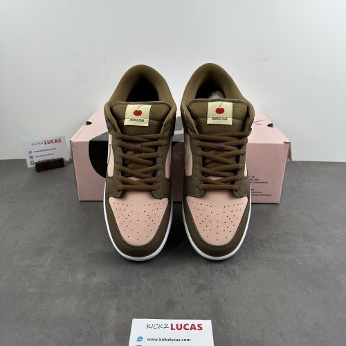 SB Dunk Low Stussy Cherry 304292-671