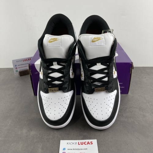 SB Dunk Low Supreme Stars Black  DH3228-102