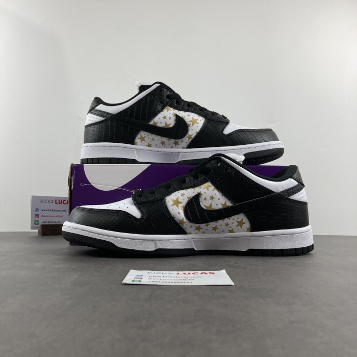 SB Dunk Low Supreme Stars Black  DH3228-102