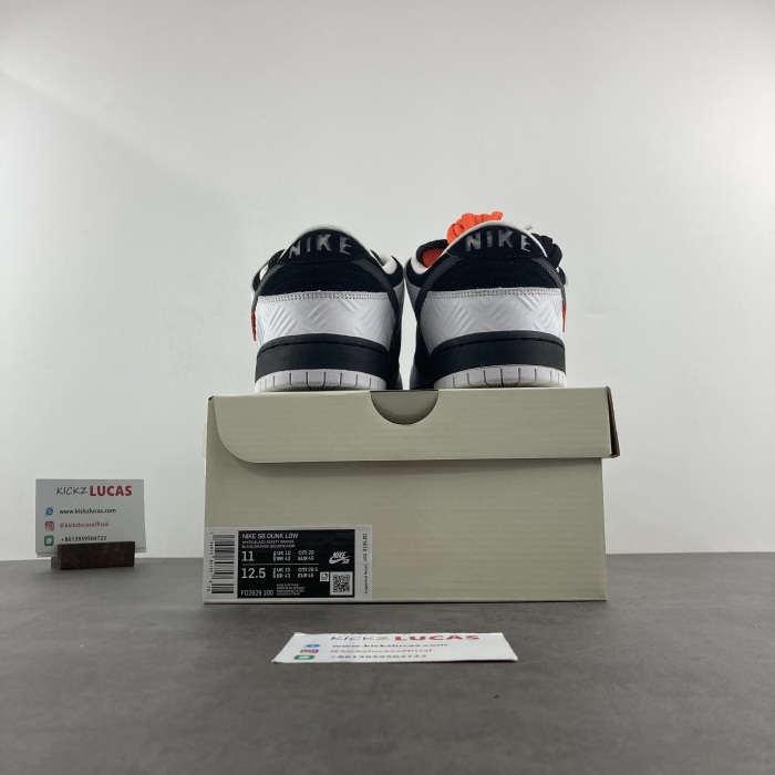 SB Dunk Low TIGHTBOOTH  FD2629-100