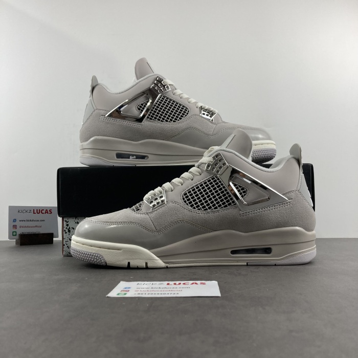 Air Jordan 4 Retro Frozen Moments  AQ9129-001