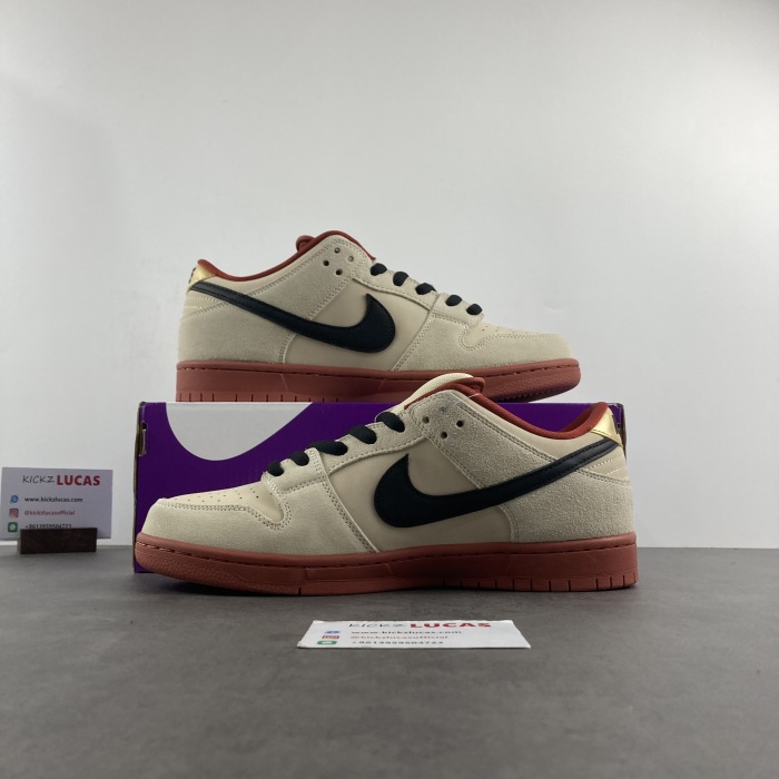 SB Dunk Low Pro Hennessy  BQ6817-100
