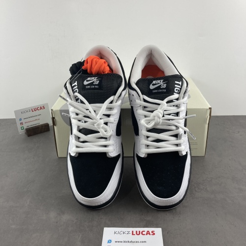 SB Dunk Low TIGHTBOOTH  FD2629-100