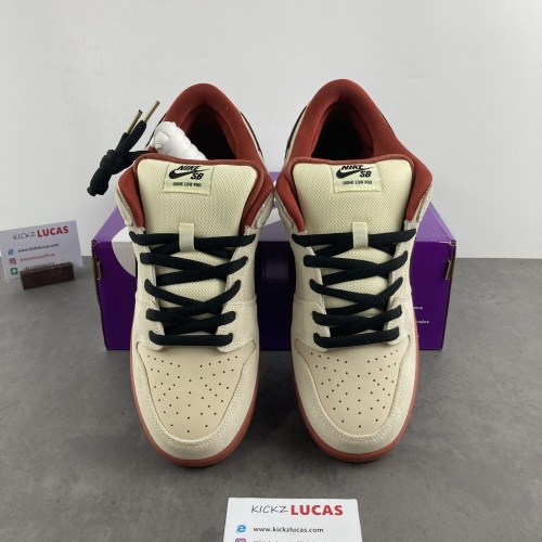SB Dunk Low Pro Hennessy  BQ6817-100