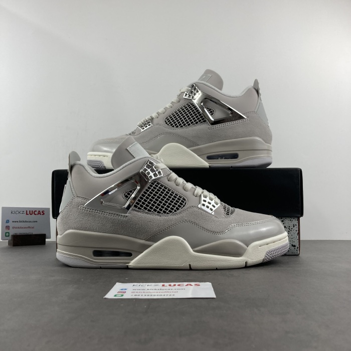 Air Jordan 4 Retro Frozen Moments  AQ9129-001