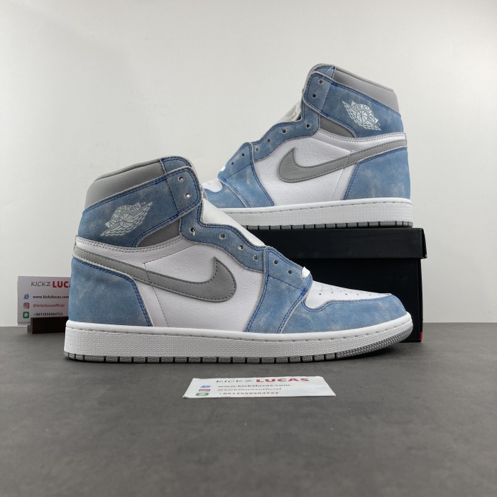 Air Jordan 1 Retro High Hyper Royal Smoke Grey  555088-402