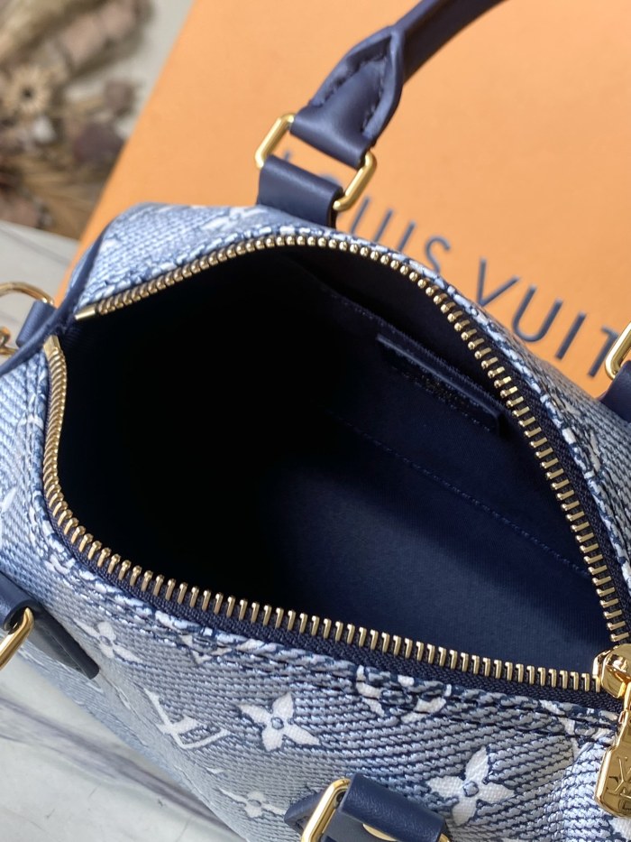 L*ouis V*uitton Crossbody bag Top Quality HT 20231011-92 20.5 x 13.5 x 12