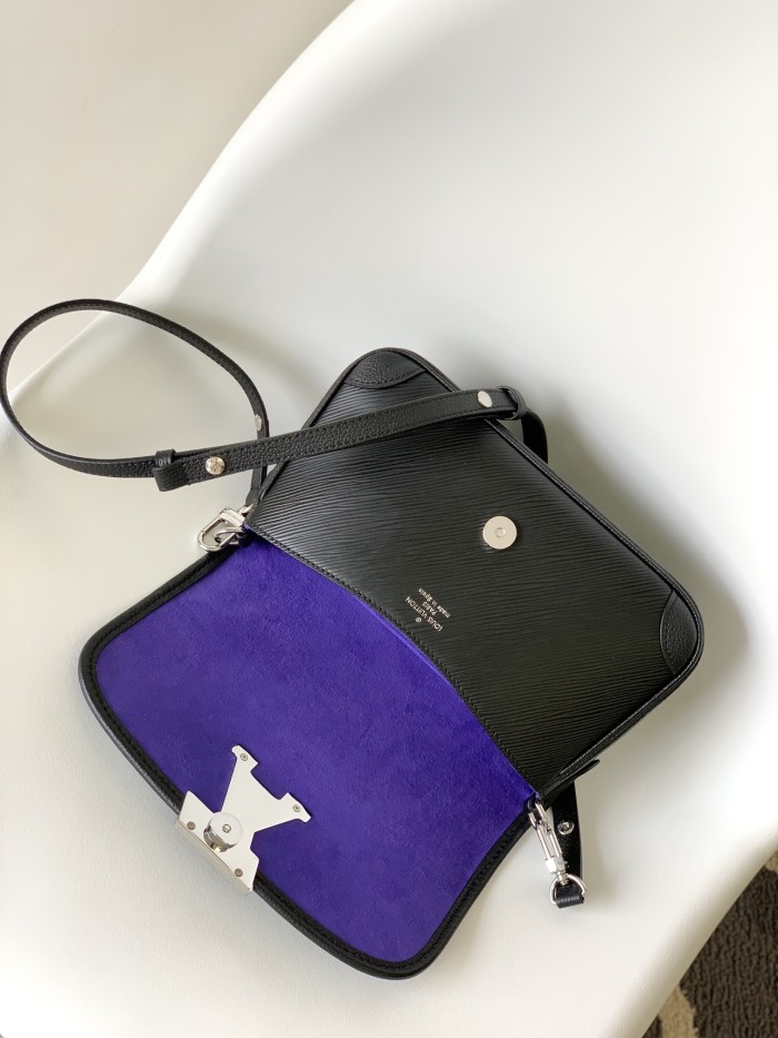 L*ouis V*uitton Crossbody bag Top Quality HT 20231011-82 24.5 x 15.5 x 9cm